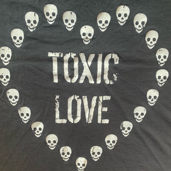 BLACK graphic tee Pima Cotton scoop neck raw hem - Picture 4 of 6